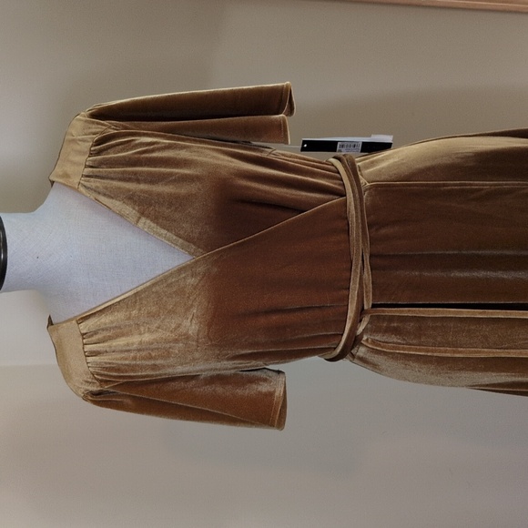 NWT Aqua Elegant Gold Velvet Wrap Dress Large 10 - 12 - 14 - Picture 2 of 13